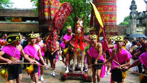 Resaltan peculiaridades culturales en fiestas tradicionales de Vietnam